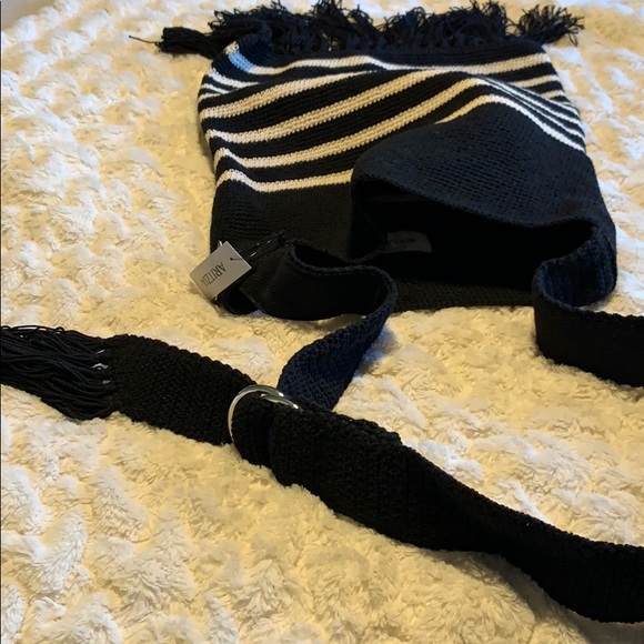 Aritzia - auxilary Hand crocheted purse - Picture 7 of 7